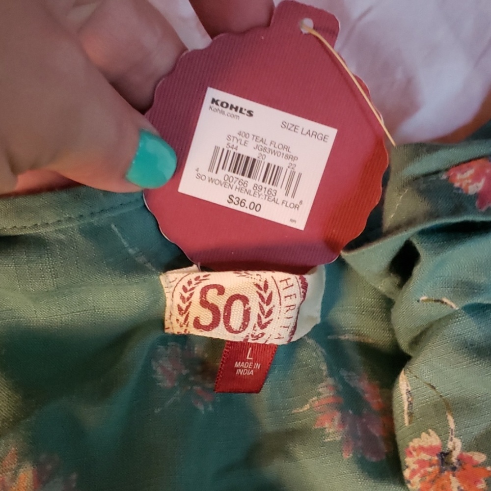 Womens blouse - Picture 2 of 4